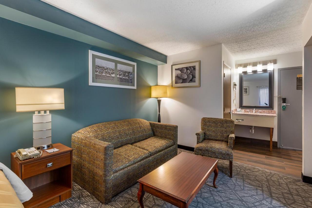 Quality Inn Austintown-Youngstown West Eksteriør billede