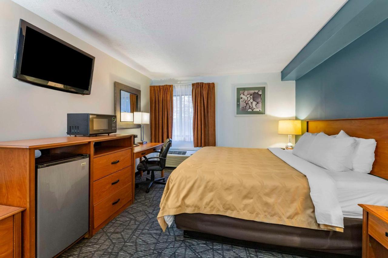 Quality Inn Austintown-Youngstown West Eksteriør billede