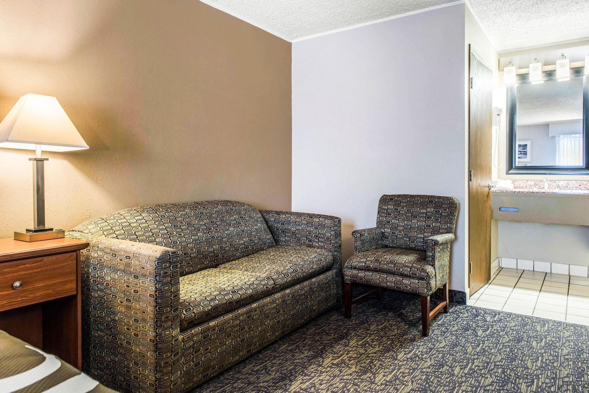 Quality Inn Austintown-Youngstown West Eksteriør billede