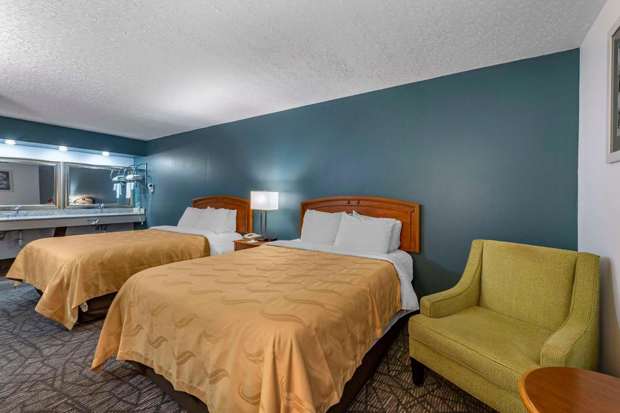 Quality Inn Austintown-Youngstown West Eksteriør billede